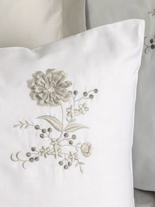 Bedding 200 x 220 6pcs Satin Embroidered 3D Omer 08