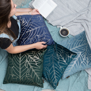 45 x 45 Decorative Velvet Blink 32 Pillowcase Pomegranate