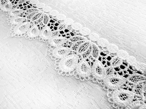 Stain-Resistant Tablecloth 140 x 220 with Lace 2100 White