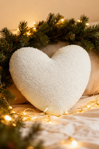 Pillow 44 x 36 Decorative Heart Boucle White