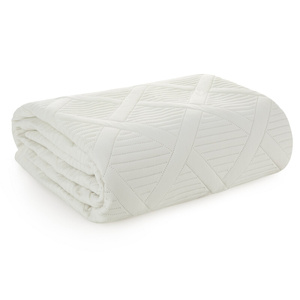 Quilt 170 x 210 Design Quilted Alara5 Cream