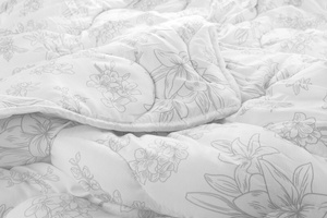 Lily 200 x 220 Anti-allergenic Quilt All Year Round