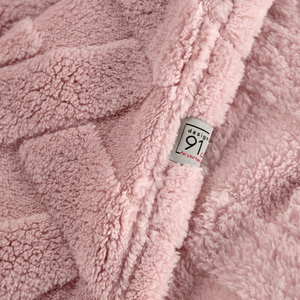 70 x 160 Plush Blanket Herringbone Caro Pink