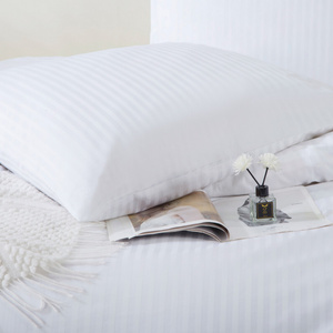 Bedding 160 x 200 3pc Cotton Adamash White