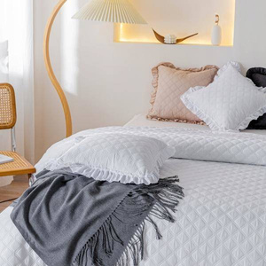 Bedspread 160 x 220 Quilted Double-sided Ruffy White