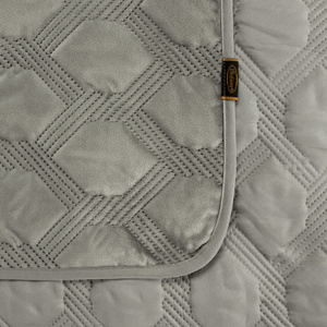 Quilt 220 x 240 Quilted Velvet Sofia5 Silver