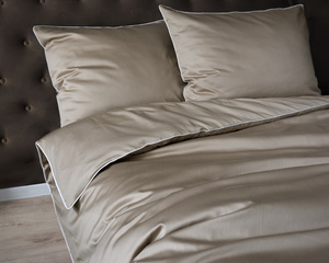 Cushion cover 40 x 40 Makosatin Pure with Biza 07