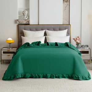 Quilted Bedspread 170 x 210 with Ruffle Rosella 05