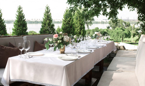 Diamond Zirconia White 140x240 Stainproof Tablecloth