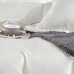 Bedding 220 x 200 5-piece Satin Embroidered AT011