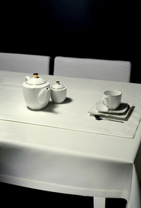 Stain Resistant Tablecloth with Moiré 240_Cream 140x300