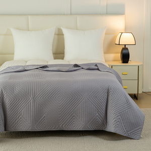 Quilt 220 x 240 Embossed Microfiber Zeynep 03