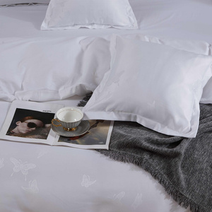 Bedding 220 x 200 5 pcs Satin Embroidered AT017