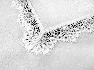 Stain-Resistant Tablecloth 140 x 220 with Lace 2100 White