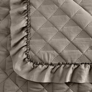 Quilted Bedspread 200 x 220 with Ruffle Vanesa C.Beige
