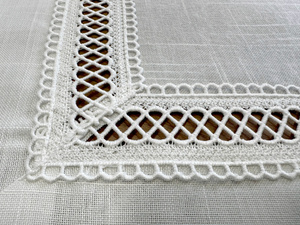 Stain-Resistant Tablecloth 140 x 280 with Lace Nela 549