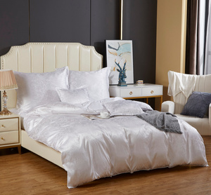 Bedding 220 x 200 5 pcs Satin Embroidered AT001