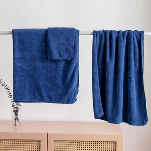 Towel 50 x 90 Microfiber Active 380g/m2 Pomegranate