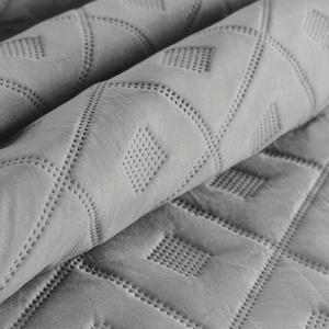 Quilt 200 x 220 Design Quilted Alara6 Silver