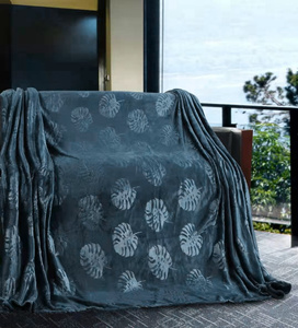 Ardea Leaf 02 Embossed Microfiber Blanket 160x200