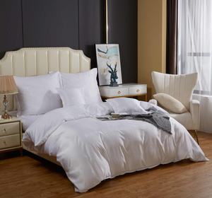 Bedding 220 x 200 5 pcs Satin Embroidered AT017