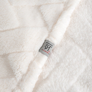 70 x 160 Plush Blanket Herringbone Caro Cream