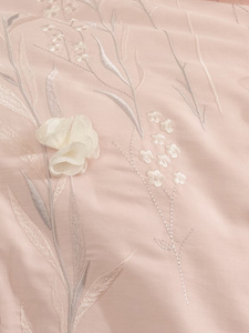 Bedding 200 x 220 6 pcs Satin Embroidered 3D Omer 01