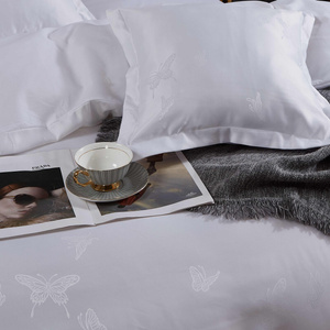 Bedding 220 x 200 5 pcs Satin Embroidered AT017