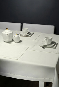 Stain Resistant Tablecloth with Moiré 240_Cream 140x260