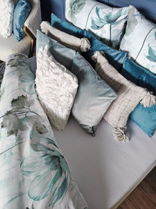 40 x 40 Decorative pillowcase Melanie C.Blue