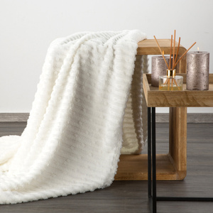 Blanket 200 x 220 Microfiber Embossed Lisa White