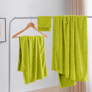 Towel 50 x 90 Microfiber Active 380 g/m2 Matcha