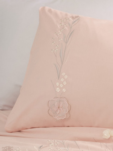 Bedding 200 x 220 6 pcs Satin Embroidered 3D Omer 01