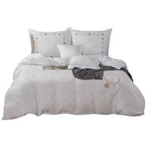 Bedding 220 x 200 5 pcs Satin Embroidered AT012