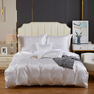 Bedding 220 x 200 5 pcs Satin Embroidered AT001