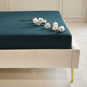 70 x 140 Terry sheet with elastic Gaja 47