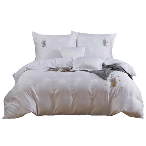 Bedding 160 x 200 5 pcs Satin Embroidered AT010