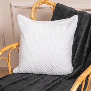 150 x 200 Plush Microfiber Willy Black Blanket